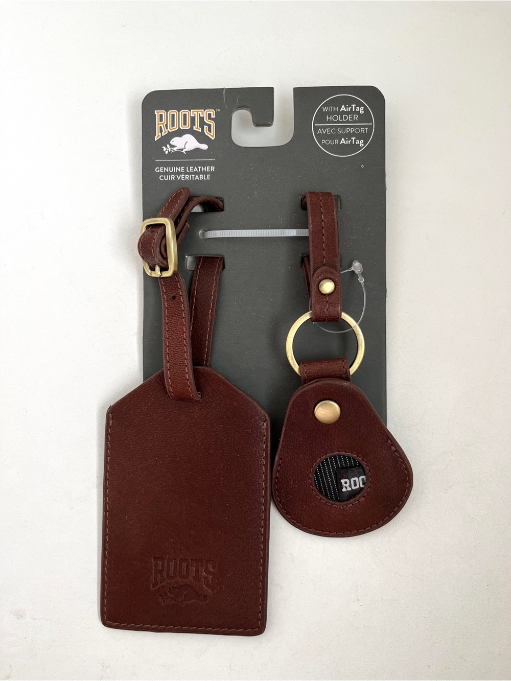Brand New ROOTS Genuine Leather Luggage Tag & AirTag Holder Set